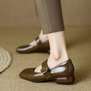 Нови модни дамски обувки на плоска подметка, реколта обувки Mary Jane, модел обувки с квадратни пръсти, на нисък ток, кожени обувки с катарама и каишка за жени