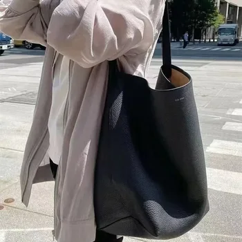 Ежедневна чанта-тоут от мека кожа голям капацитет Advanced Sense, нишевая Дамски ежедневни преносим чанта през рамо за крайградски пътувания 2023 Лято