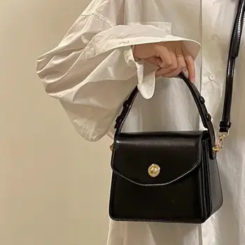 2023 Новата модерна дамска чанта за през рамото от изкуствена кожа, дамски квадратна чанта през рамо, луксозна дамска дизайнерска чанта с панти бутон