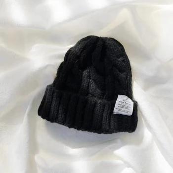 Дамски вълнена шапка със защитата на ушите в ретро стил, вязаная шапка с крученым дрямка, топло удебелена Универсална Есенно-зимна шапка 2